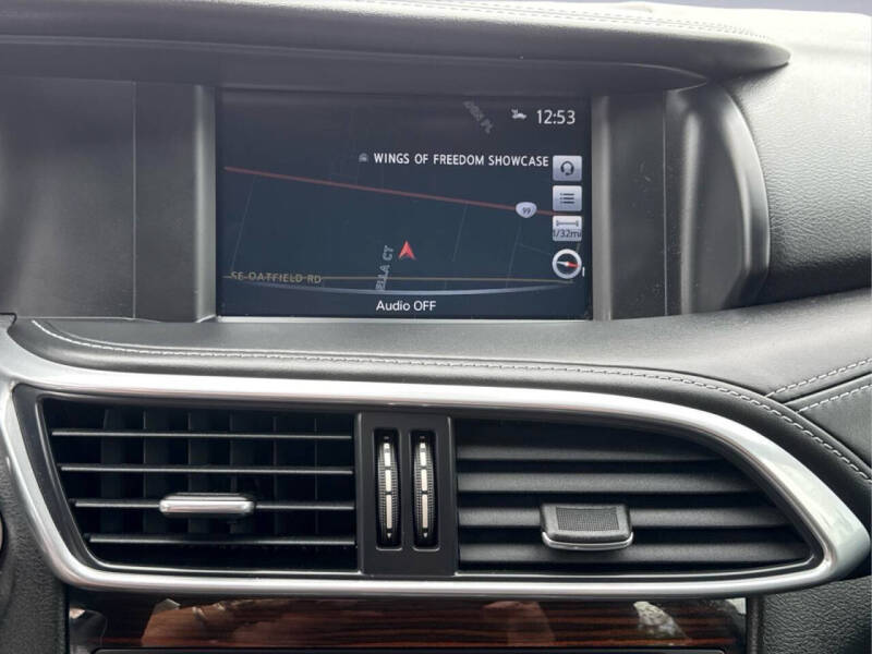 2017 Infiniti QX30 Premium
