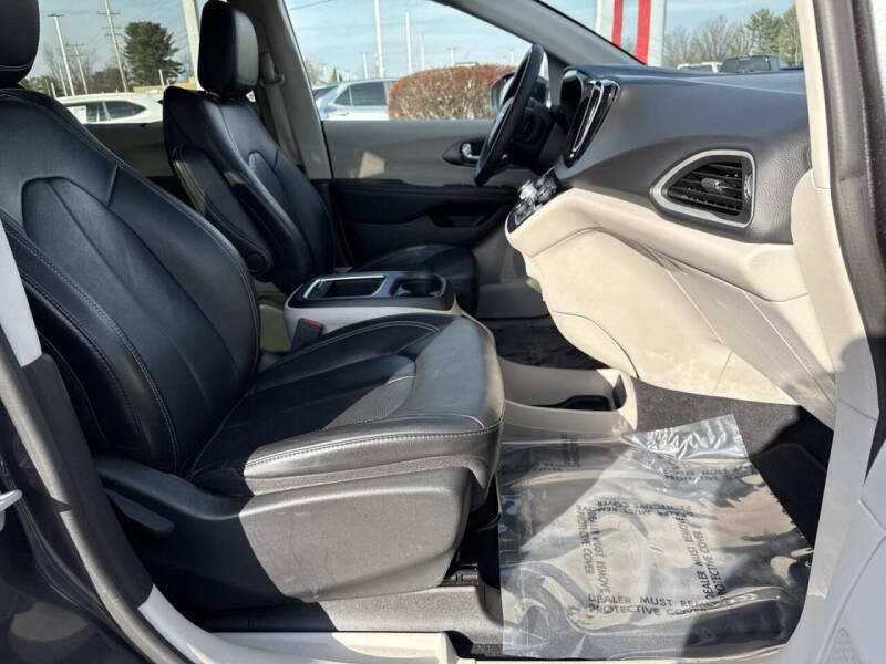 2022 Chrysler Pacifica Touring L