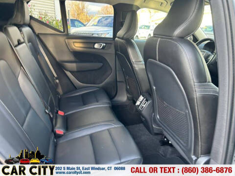 2019 Volvo XC40 T5 Momentum