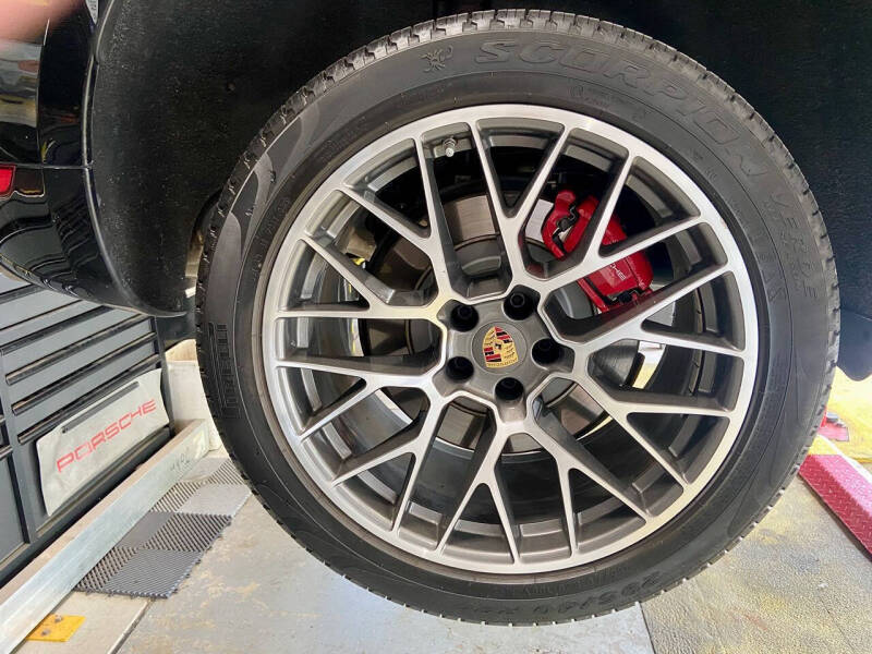 2015 Porsche Macan Turbo