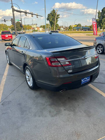 2018 Ford Taurus SEL