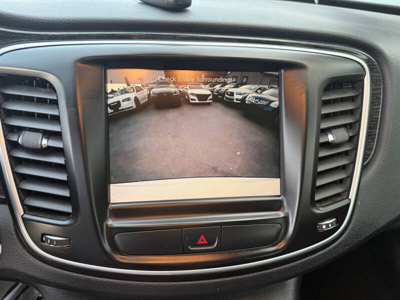 2016 Chrysler 200 C Platinum