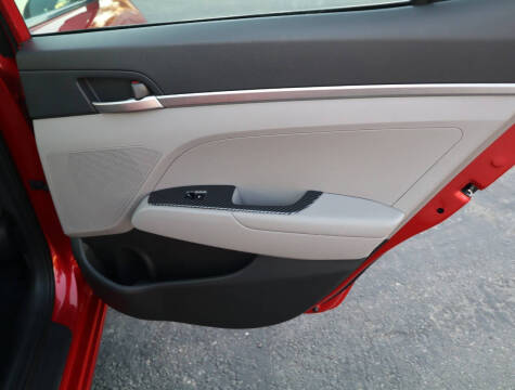 2020 Hyundai Elantra SE