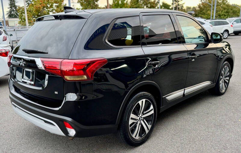 2020 Mitsubishi Outlander SE