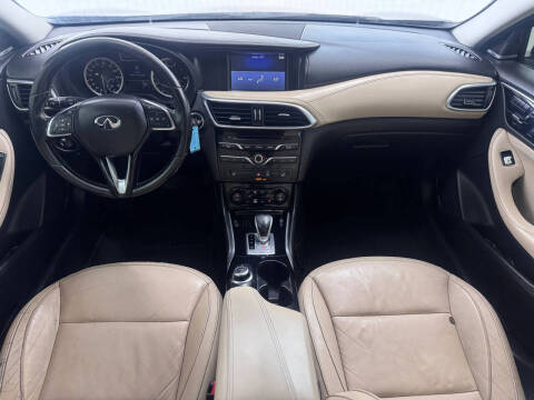 2017 Infiniti QX30 Premium