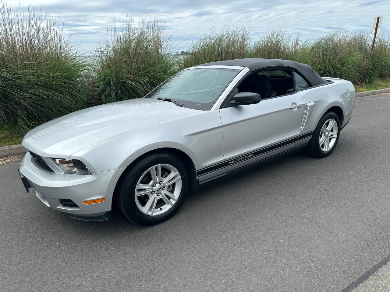 2010 Ford Mustang 1
