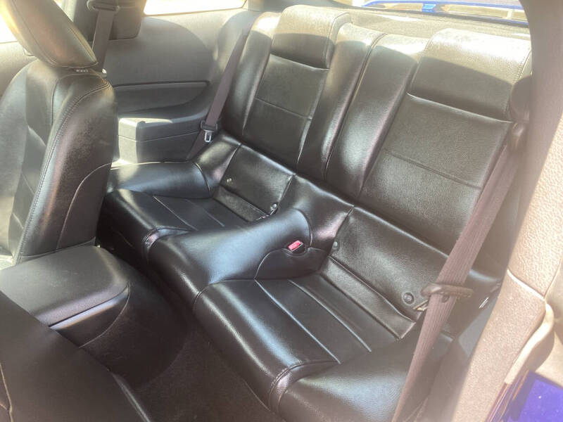 2005 Ford Mustang V6 Deluxe