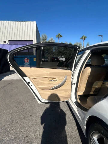 2012 BMW 3 Series 328i