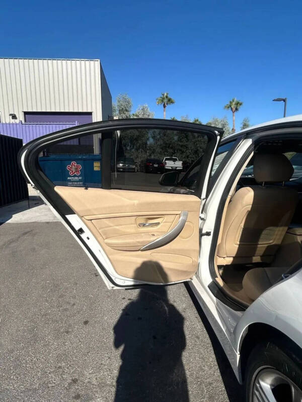 2012 BMW 3 Series 328i