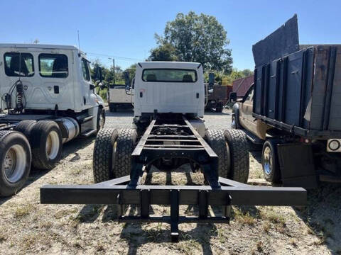 2010 Freightliner Business class M2