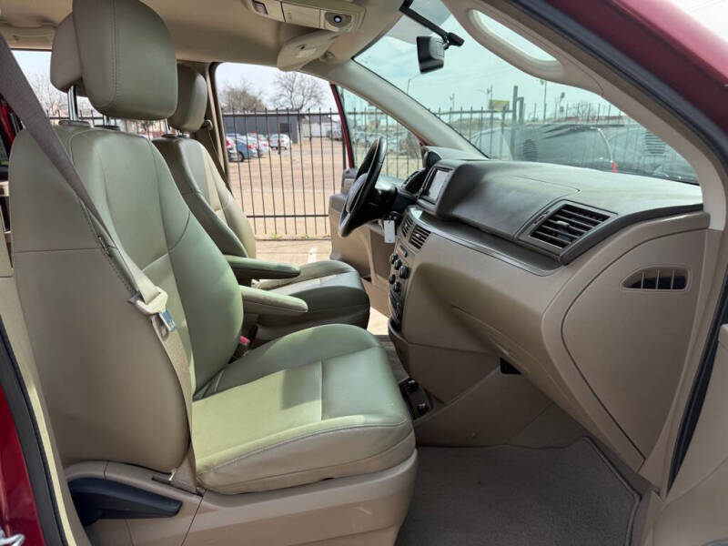 2012 Volkswagen Routan