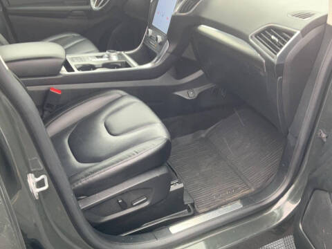 2022 Ford Edge Titanium