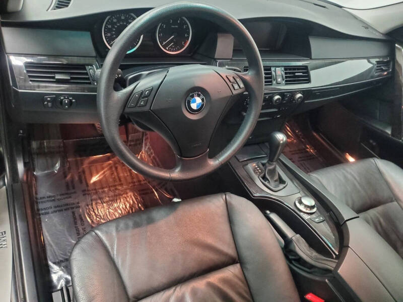 2004 BMW 5 Series 525i