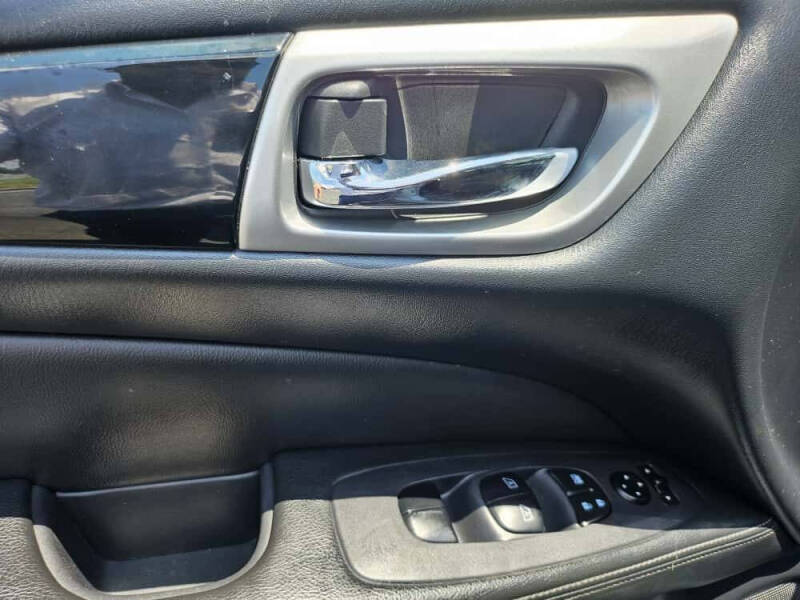 2019 Nissan Pathfinder SV