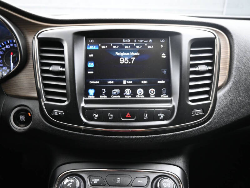 2016 Chrysler 200 C