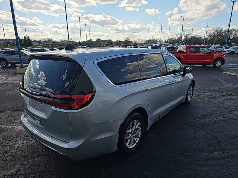 2024 Chrysler Pacifica Touring L