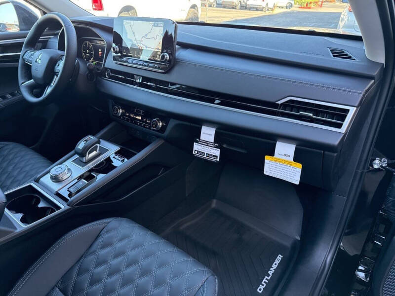 2025 Mitsubishi Outlander PHEV SEL