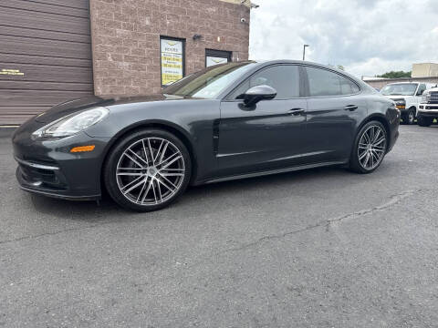 2018 Porsche Panamera 4