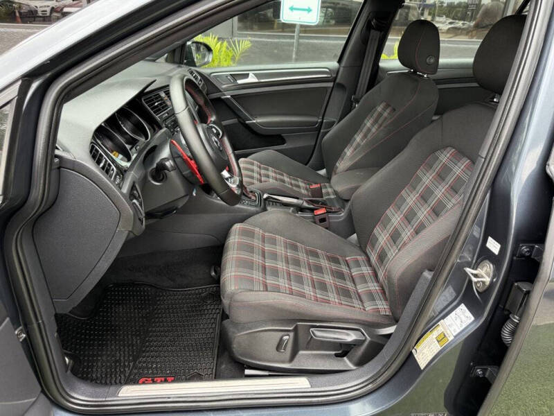 2020 Volkswagen Golf GTI S