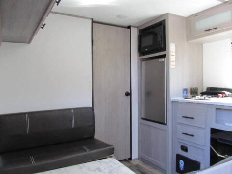 2024 Coleman CM17r24