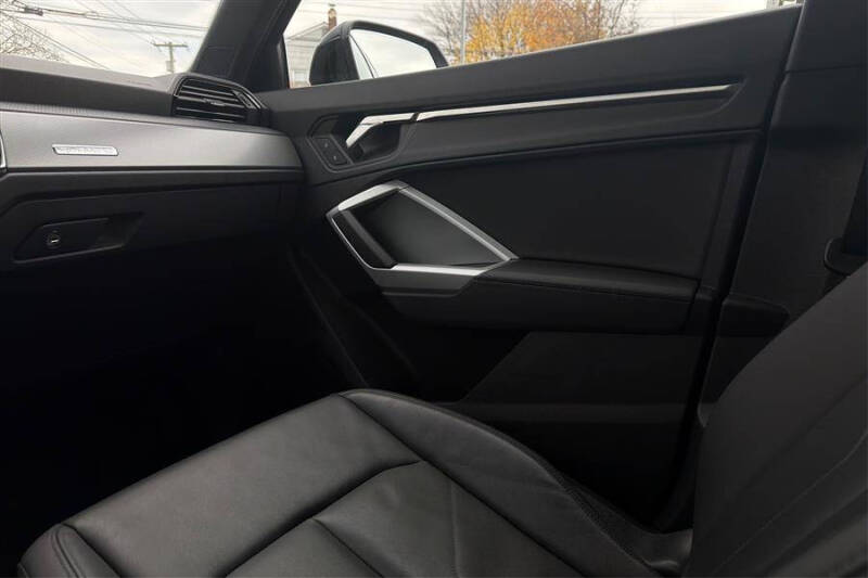 2024 Audi Q3 quattro S line Premium 45 TFSI