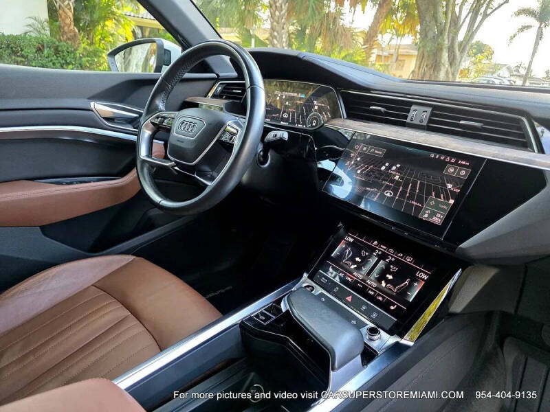 2021 Audi e-tron quattro Premium