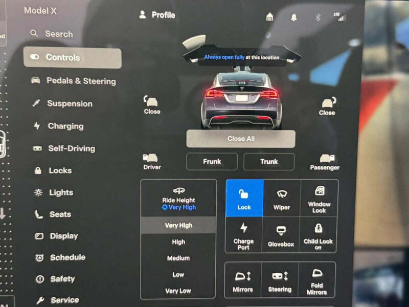 2023 Tesla Model X Standard Range