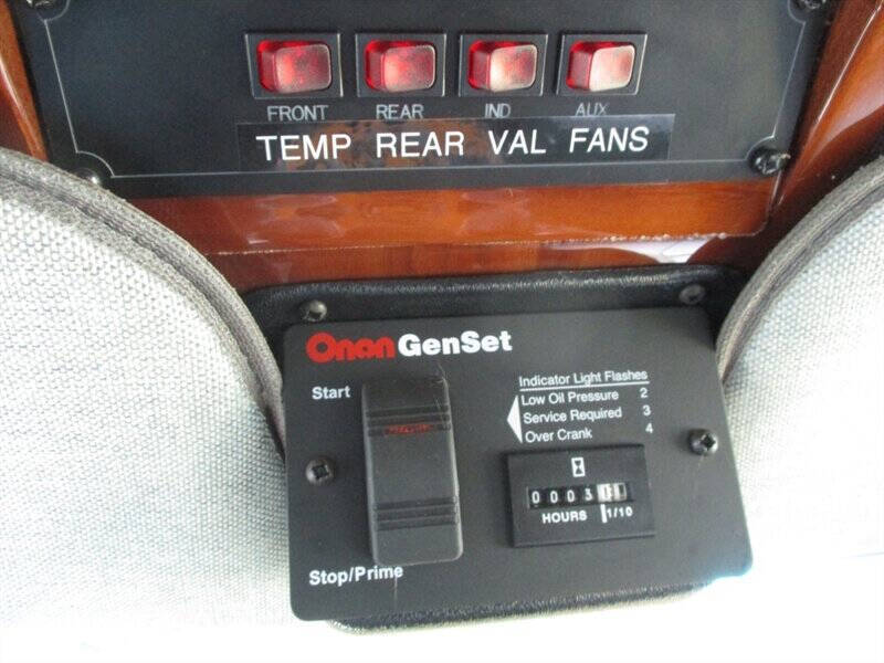 2004 Ford E-Series E-250 SD