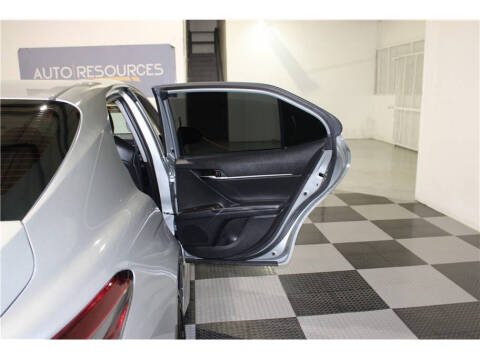 2022 Toyota Camry Hybrid SE Nightshade