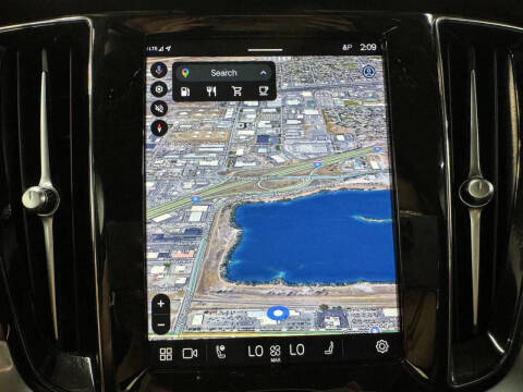 2024 Volvo S60 B5 Plus Dark Theme