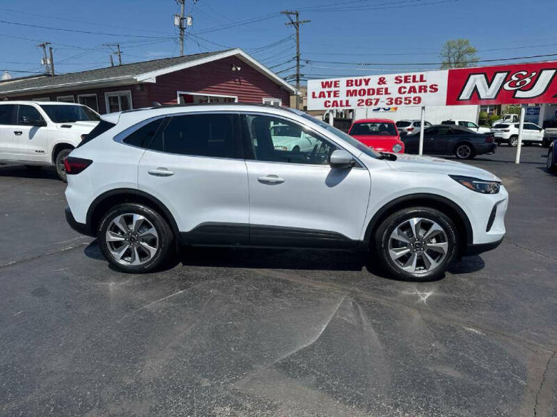 2025 Ford Escape Platinum