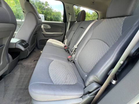 2011 Chevrolet Traverse LS