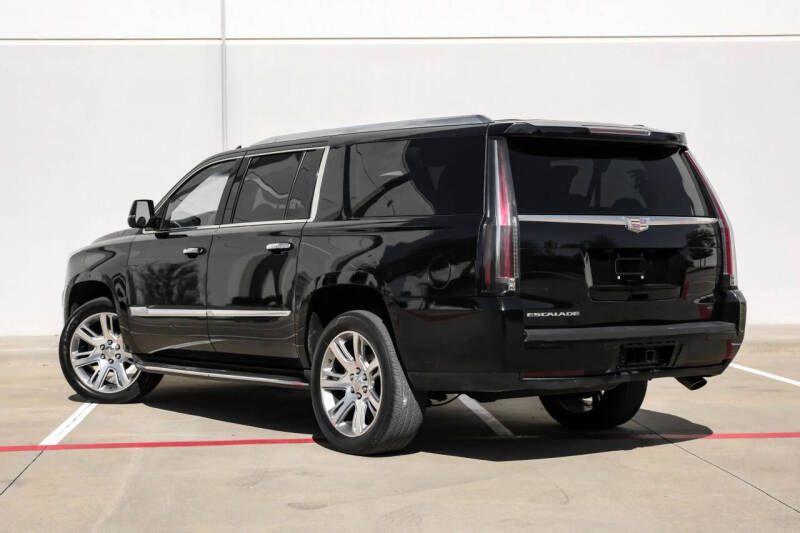 2016 Cadillac Escalade ESV Luxury Collection