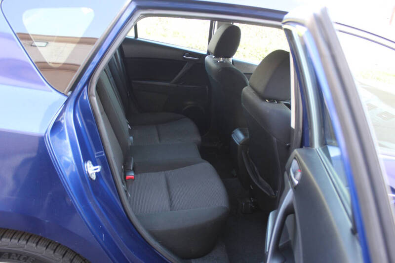 2013 Mazda MAZDA3 i Touring