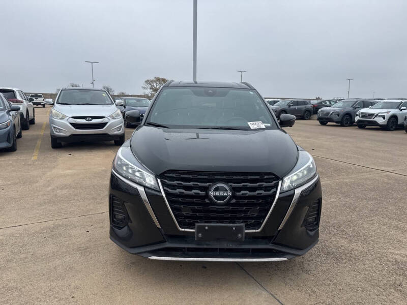 2023 Nissan Kicks SR