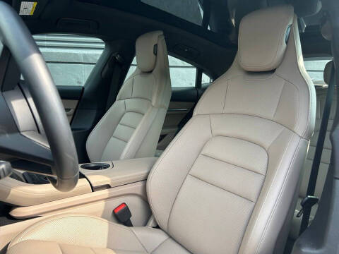 2025 Porsche Taycan