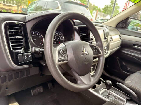 2018 Mitsubishi Outlander ES