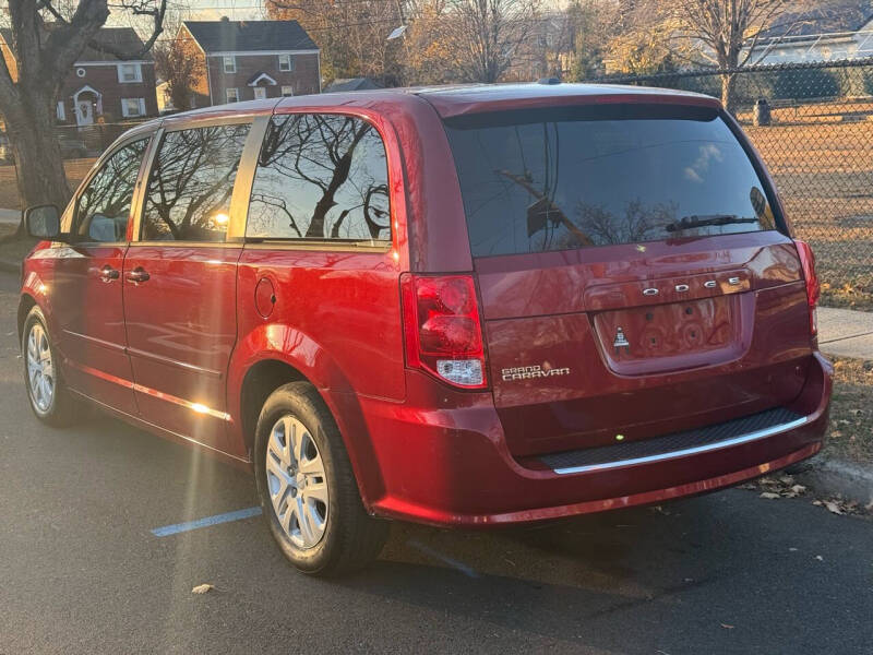 2014 Dodge Grand Caravan SE photo 2