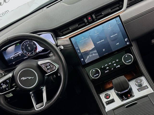 2024 Jaguar F-PACE P250 R-Dynamic S