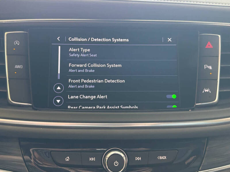 2023 Buick Enclave Essence