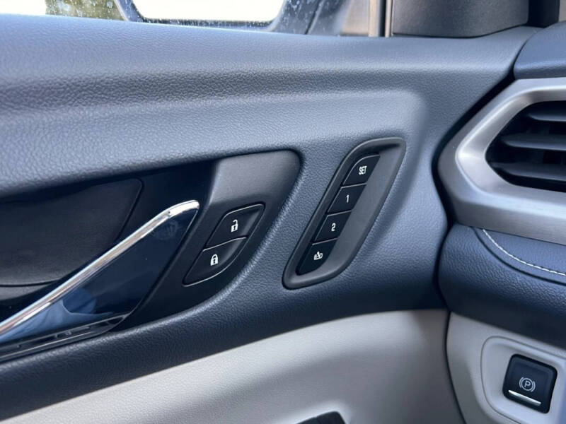 2020 GMC Acadia Denali