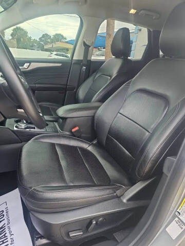 2022 Ford Escape SEL