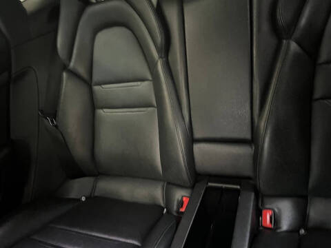 2018 Porsche Panamera 4