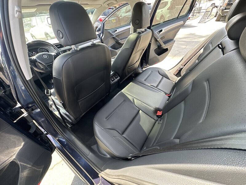 2017 Volkswagen Golf TSI SE