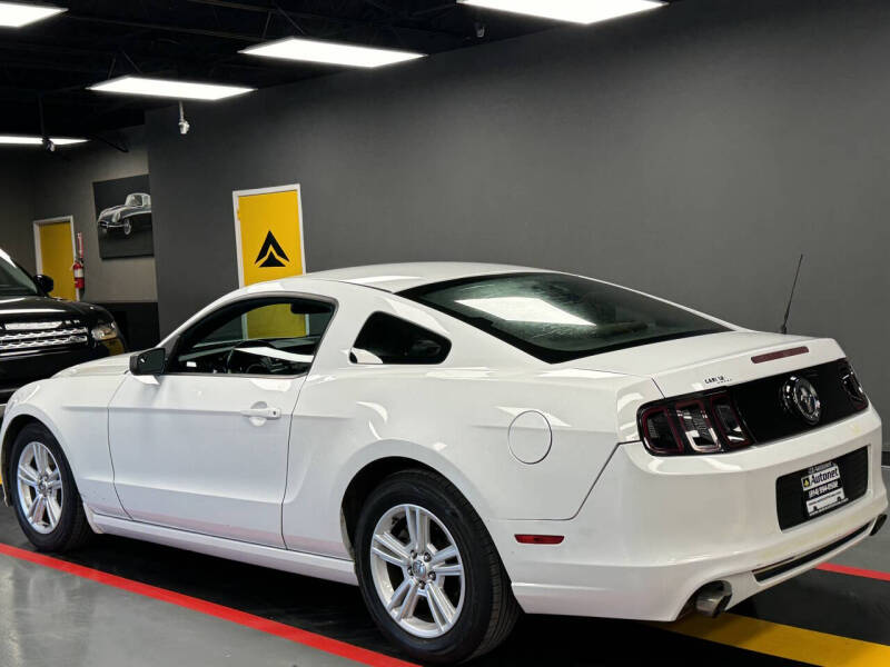 2014 Ford Mustang V6 photo 4