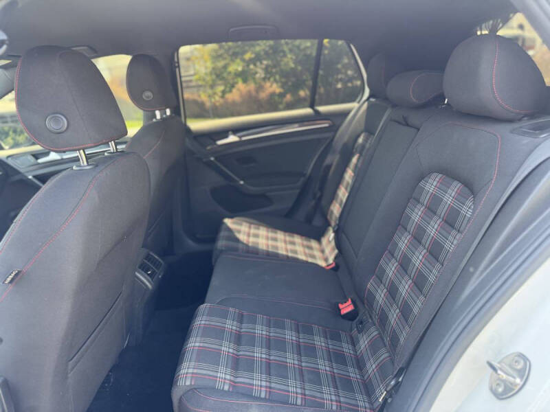 2017 Volkswagen Golf GTI S