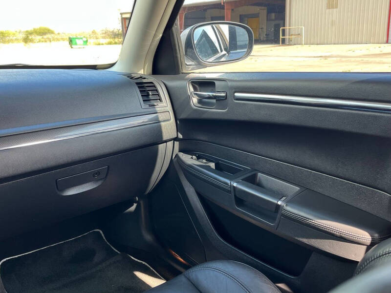 2009 Chrysler 300 SRT-8