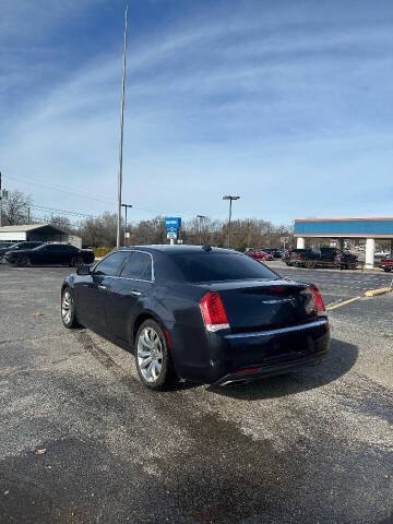 2017 Chrysler 300 C