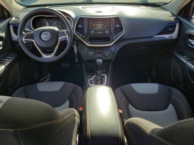2016 Jeep Cherokee Sport