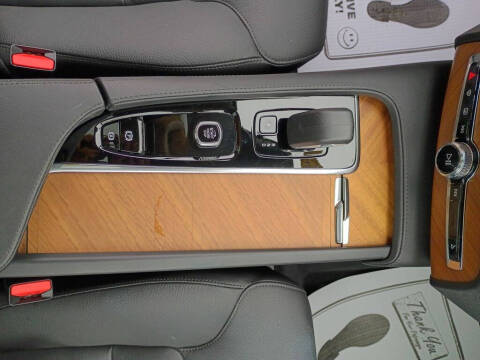 2025 Volvo XC90 B6 Plus Bright Theme 7P